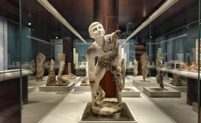 Αρχαία ελληνικά αγάλματα στην έκθεση στο Μουσείο της Απαγορευμένης Πόλης, το Σάββατο, 15 Σεπτεμβρίου 2018. [φωτογραφία: VCG]