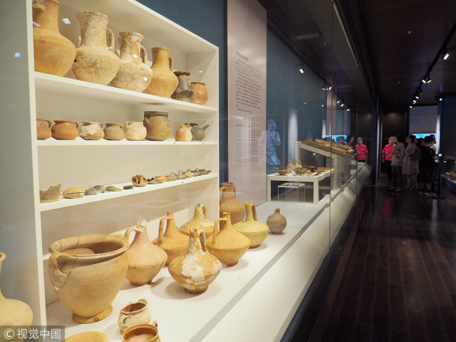 Around 350 ancient Greek antiques are exhibited at Beijing's Palace Museum. [photo: VCG]